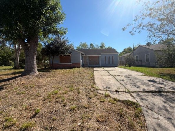 5714 Groveton Street, Houston TX 77033