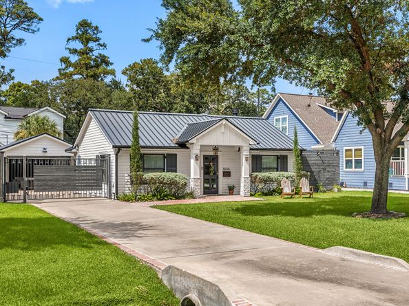 1054 Gardenia Drive, Houston TX 77018