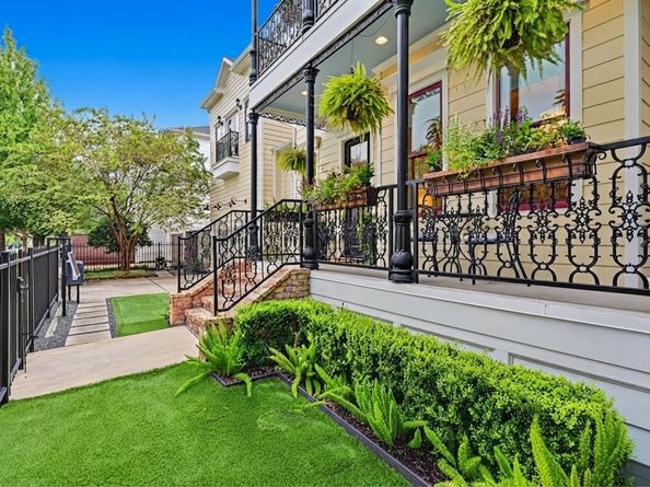 504 W 10th Street, Houston TX 77008