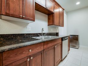2255 Braeswood Park Drive 294, Houston TX 77030