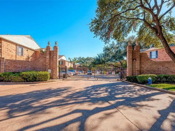 2255 Braeswood Park Drive 294, Houston TX 77030
