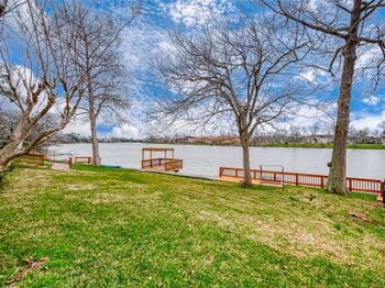 414 Lakeview Drive