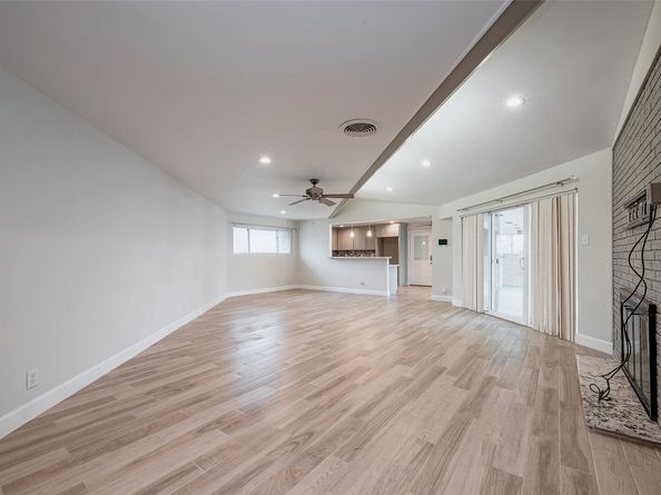 414 Lakeview Drive, Sugar Land TX 77498