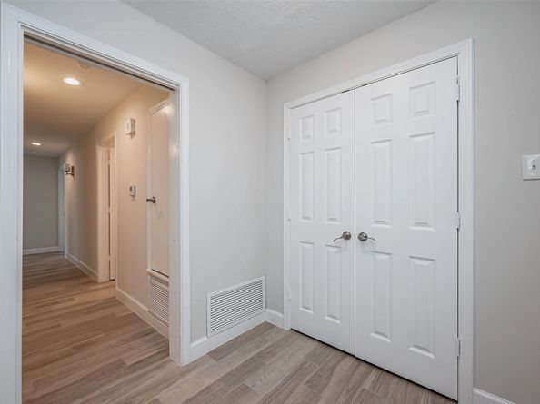 414 Lakeview Drive, Sugar Land TX 77498