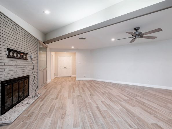 414 Lakeview Drive, Sugar Land TX 77498