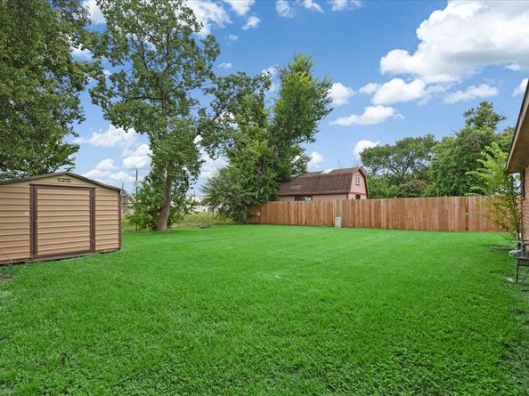 122 White Cedar Street, Houston TX 77015