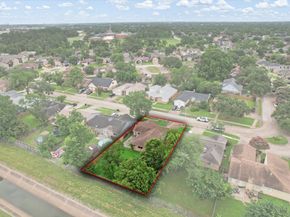 122 White Cedar Street, Houston TX 77015