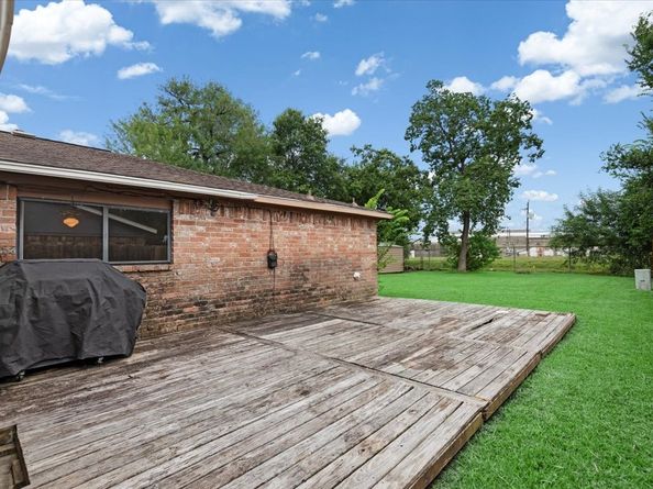 122 White Cedar Street, Houston TX 77015