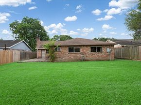 122 White Cedar Street, Houston TX 77015