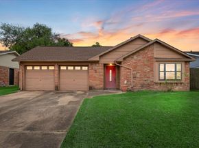 122 White Cedar Street, Houston TX 77015
