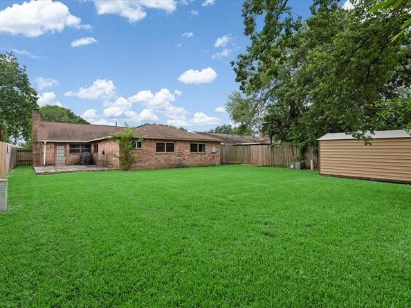 122 White Cedar Street, Houston TX 77015