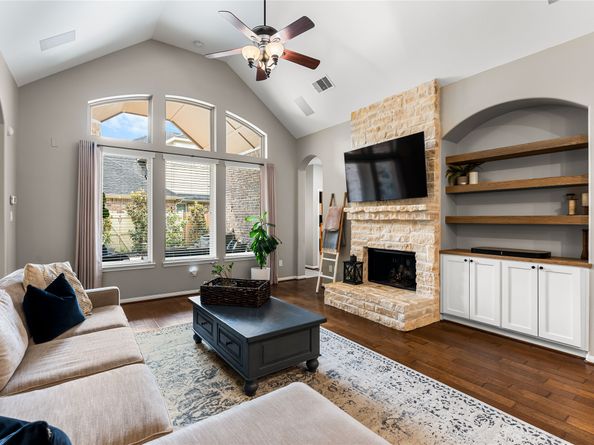 8186 Laughing Falcon Trail, Conroe TX 77385