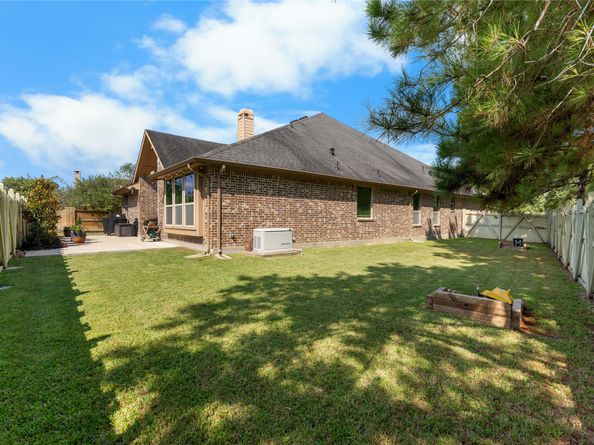 8186 Laughing Falcon Trail, Conroe TX 77385