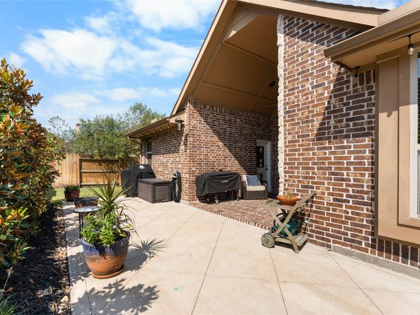 8186 Laughing Falcon Trail, Conroe TX 77385