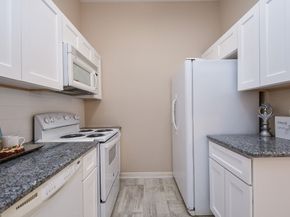 2710 Grants Lake Boulevard R5, Sugar Land TX 77479