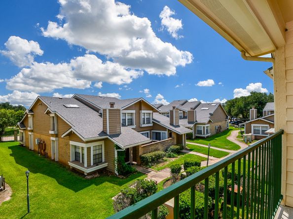 2710 Grants Lake Boulevard R5, Sugar Land TX 77479