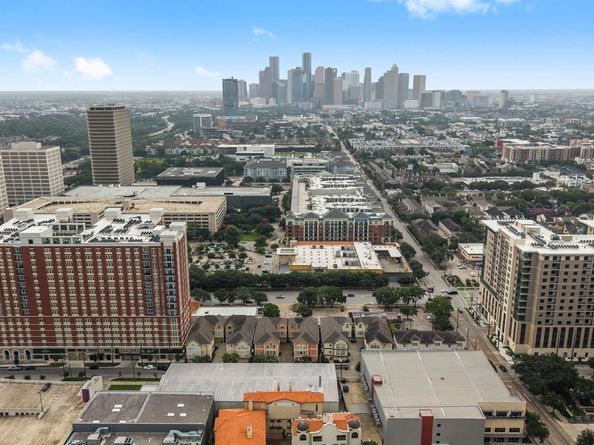 817 Rosine Street, Houston TX 77019