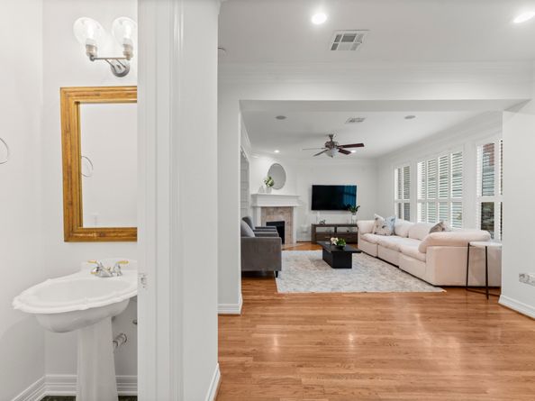817 Rosine Street, Houston TX 77019