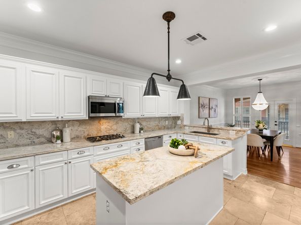817 Rosine Street, Houston TX 77019