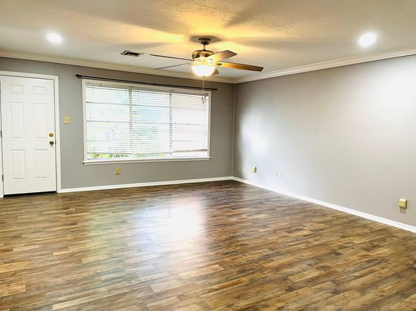 14515 Duncannon Drive, Houston TX 77015