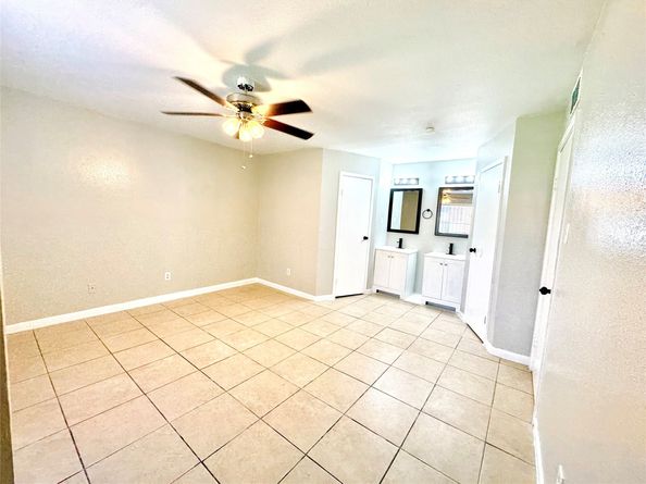 9090 S Braeswood Boulevard 47, Houston TX 77074