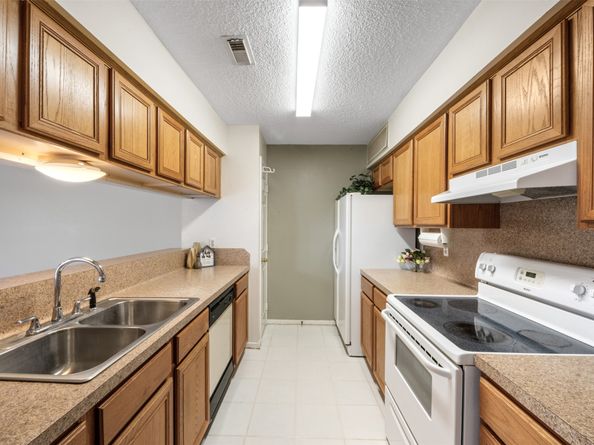 6701 Sands Point Drive 61, Houston TX 77074