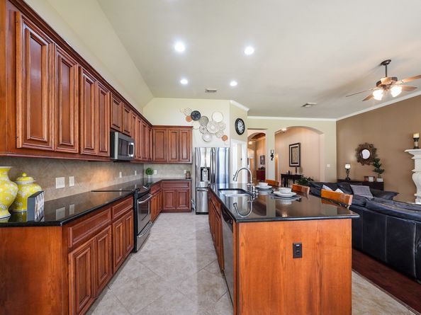 2898 Woodland Glen Lane, Conroe TX 77385