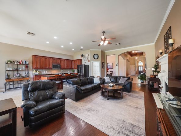 2898 Woodland Glen Lane, Conroe TX 77385