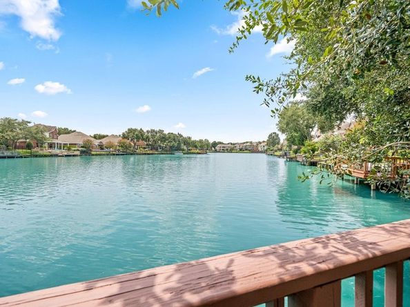 422 Bay Bridge Drive, Sugar Land TX 77478