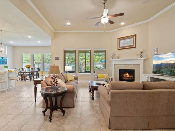 64 Venetia Grove Drive, Tomball TX 77375