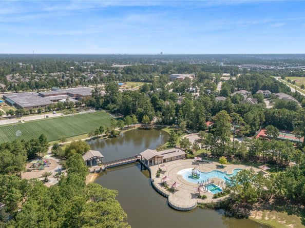 64 Venetia Grove Drive, Tomball TX 77375