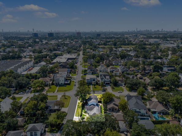1002 W 41st Street, Houston TX 77018