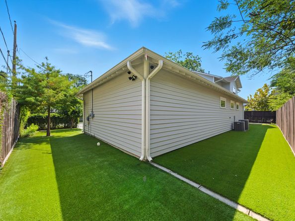 1002 W 41st Street, Houston TX 77018