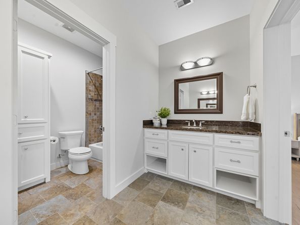 1002 W 41st Street, Houston TX 77018