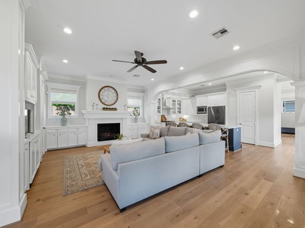 1002 W 41st Street, Houston TX 77018