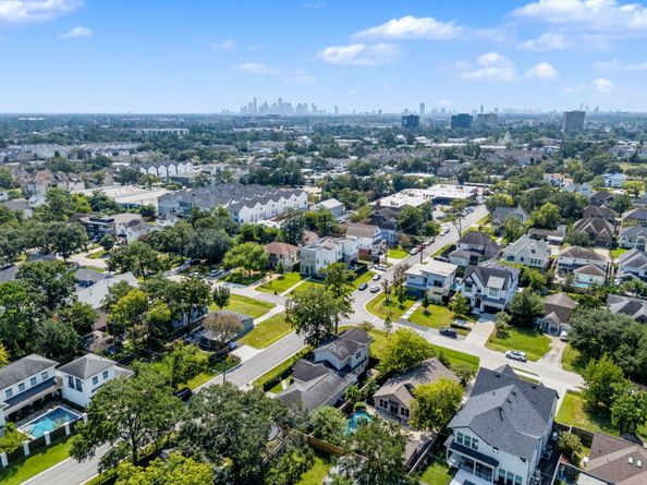 1002 W 41st Street, Houston TX 77018