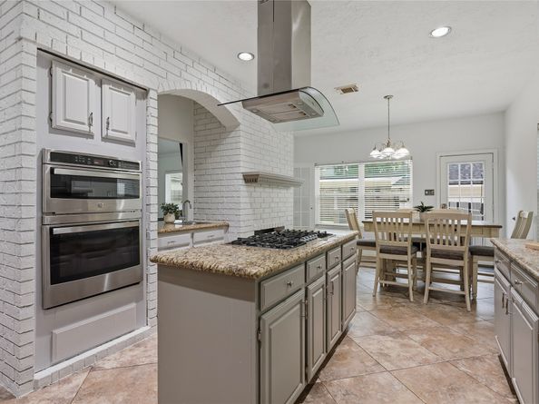 35 Outervale Place, The Woodlands TX 77381