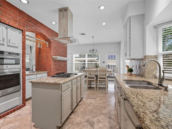 35 Outervale Place, The Woodlands TX 77381