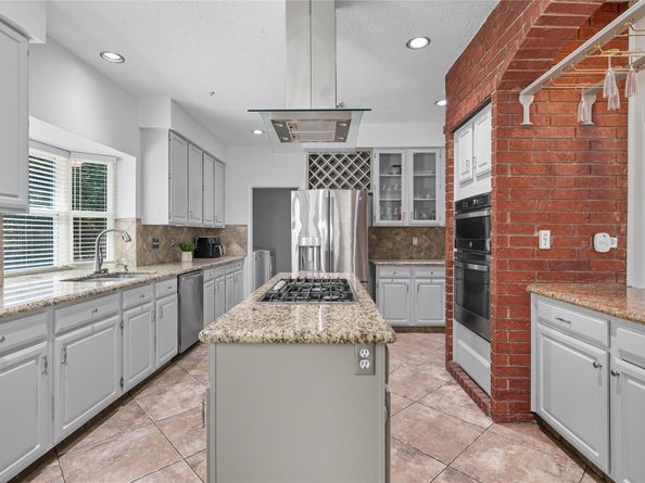 35 Outervale Place, The Woodlands TX 77381