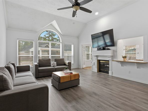 35 Outervale Place, The Woodlands TX 77381