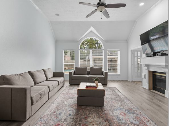 35 Outervale Place, The Woodlands TX 77381