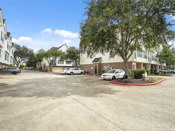 9200 Westheimer Road 706, Houston TX 77063