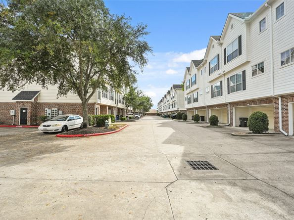 9200 Westheimer Road 706, Houston TX 77063
