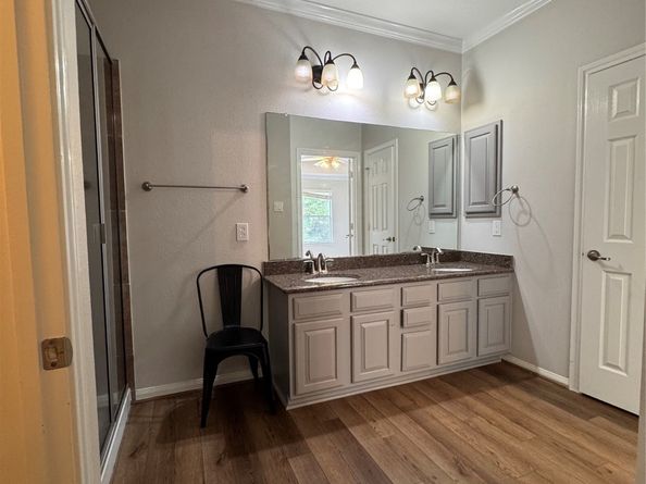 137 E Montfair Boulevard, Montgomery TX 77382