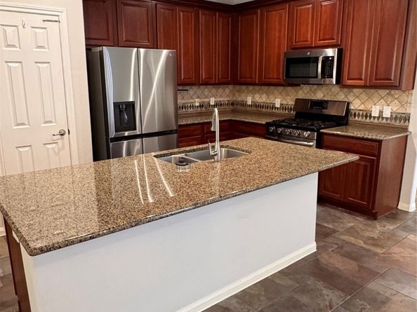 137 E Montfair Boulevard, Montgomery TX 77382