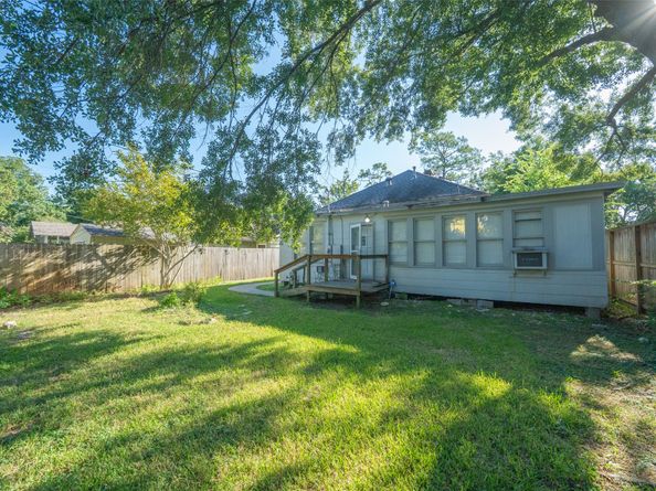 1819 Cortlandt Street, Houston TX 77008