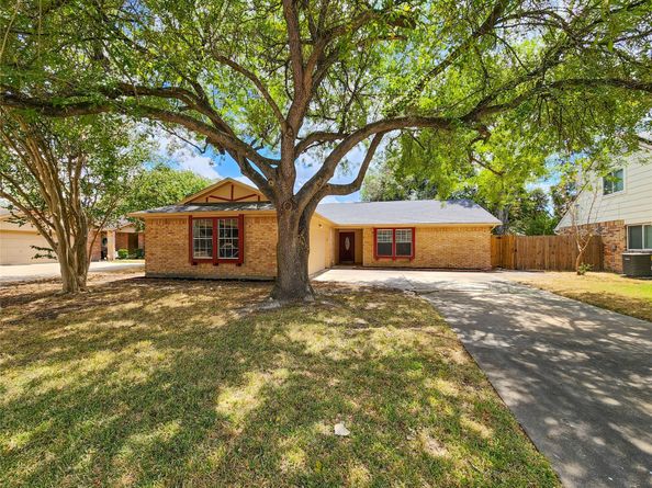 15611 Highfield Drive, Houston TX 77095