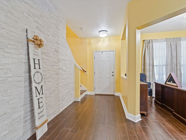 531 Remington Lodge Court, Houston TX 77073
