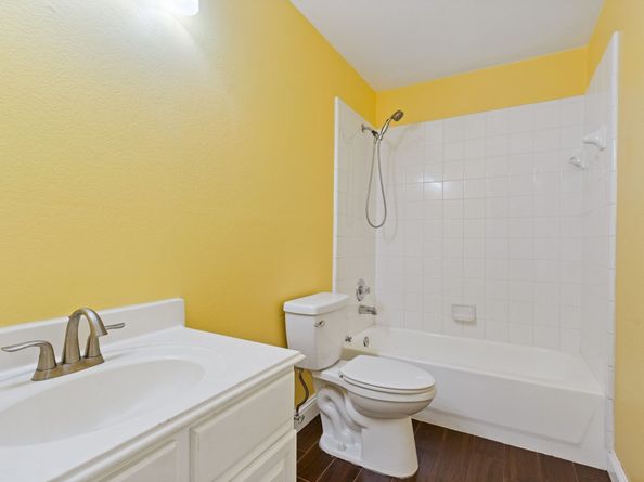 531 Remington Lodge Court, Houston TX 77073