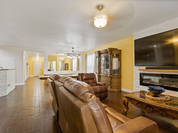 531 Remington Lodge Court, Houston TX 77073
